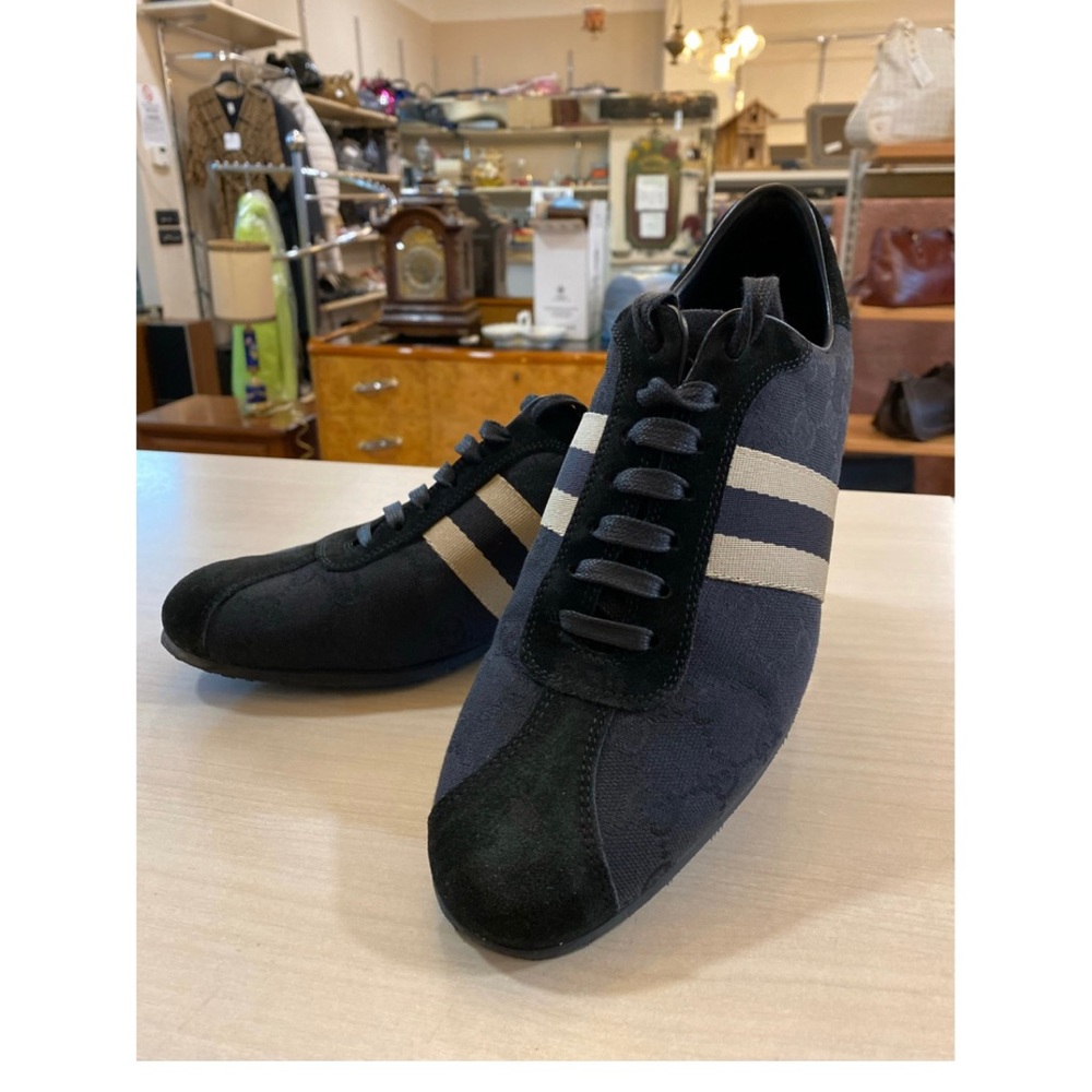 SOLD Gucci